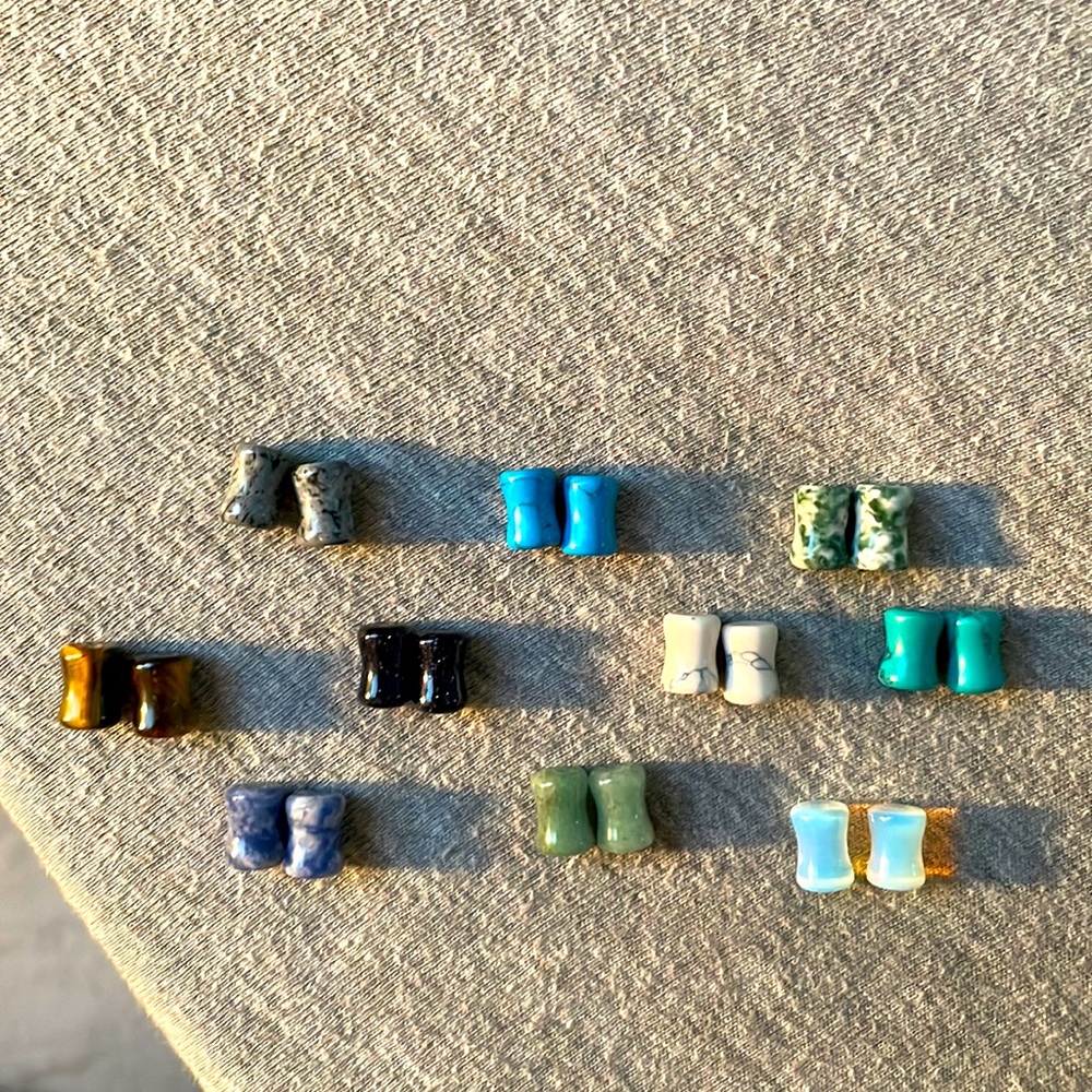 NWOT 10 pairs of 6mm 2g pack double flare gauges various colors